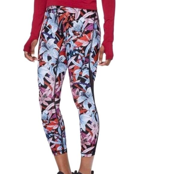 .Lululemon Train Times 7/8 Pant 25" Lush Lillies Multi - Picture 3 of 17